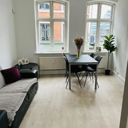 Apartment Lovely 1-bedroom In C