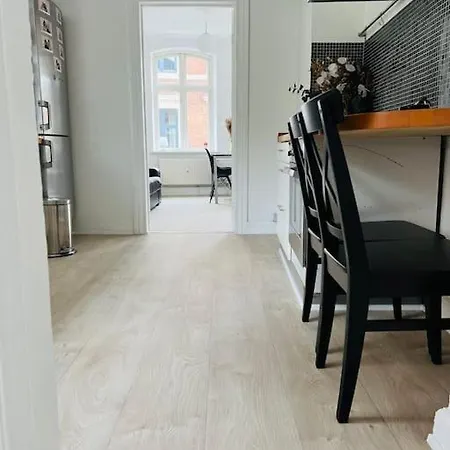 Lovely 1-bedroom In C アパート オールフス