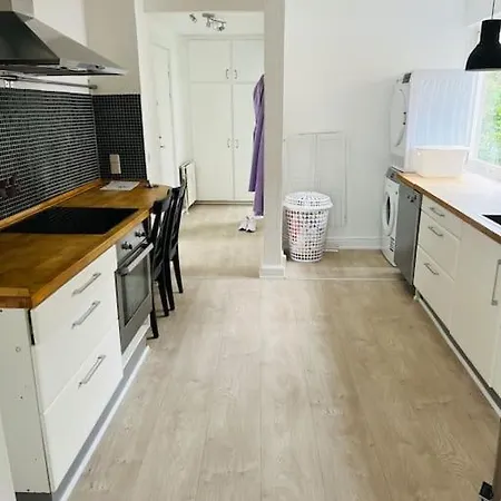 Lovely 1-bedroom In C *