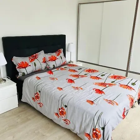Lovely 1-bedroom In C Apartment *