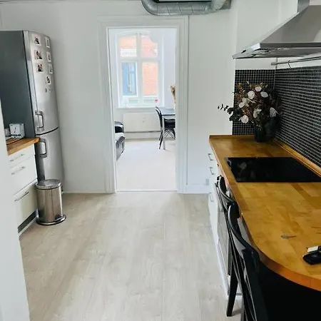 Apartment Lovely 1-bedroom In C *