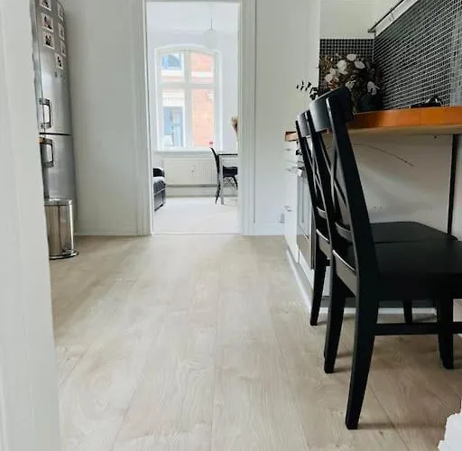 Lovely 1-bedroom In C Appartement Århus
