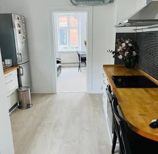 Appartement Lovely 1-bedroom In C *